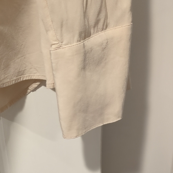 LOFT Cream Button-Up Shirt - Picture 4 of 4